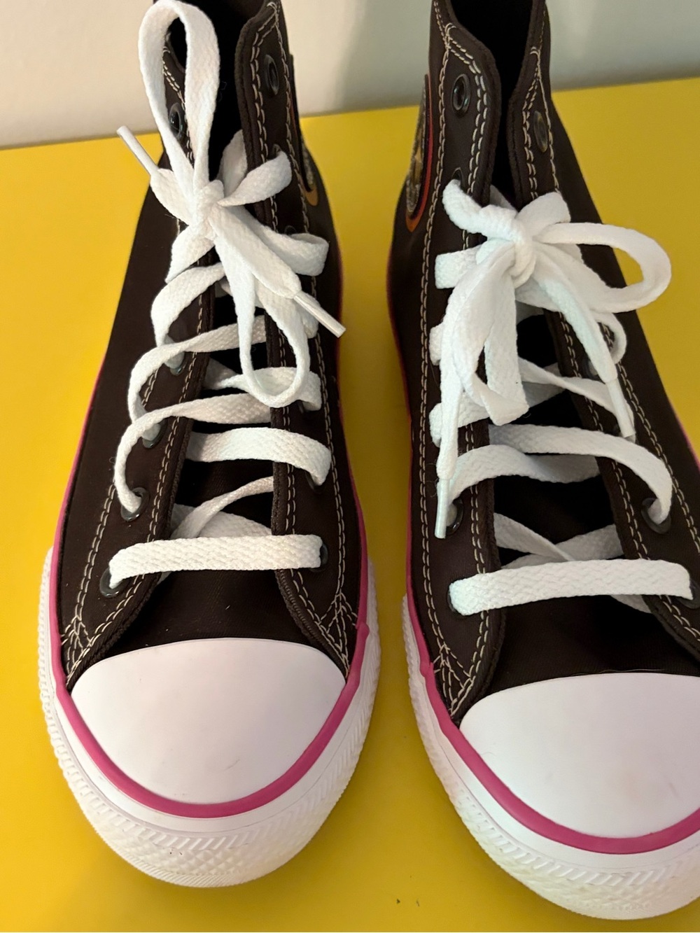 Converse Kids High-Top Sneakers in Brown with Pink Trim